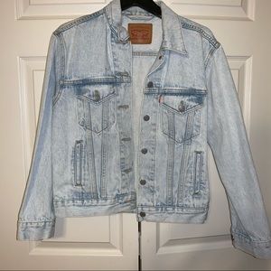 Levi’s Original Trucker Jacket (Light Wash Denim)